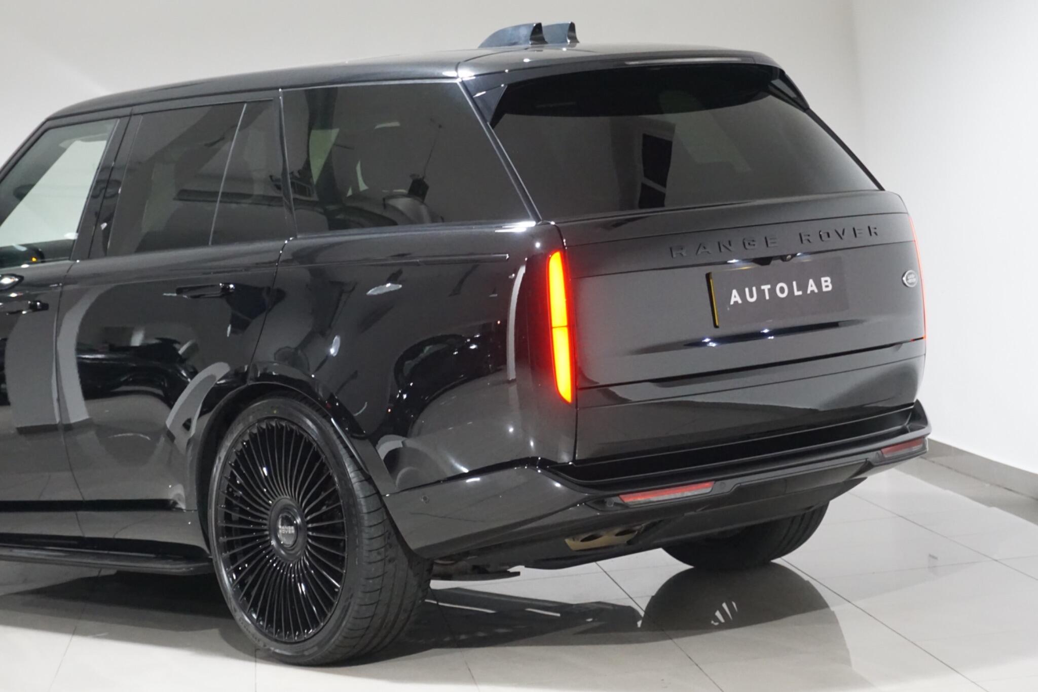 Land Rover Range Rover 3.0 D300 MHEV Autobiography SUV 5dr Diesel Auto 4WD Euro 6 (s/s) (300 ps)